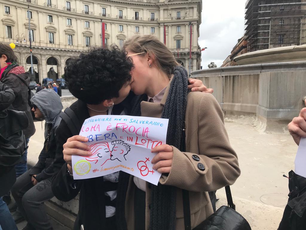 NonUnaDiMeno tweet media