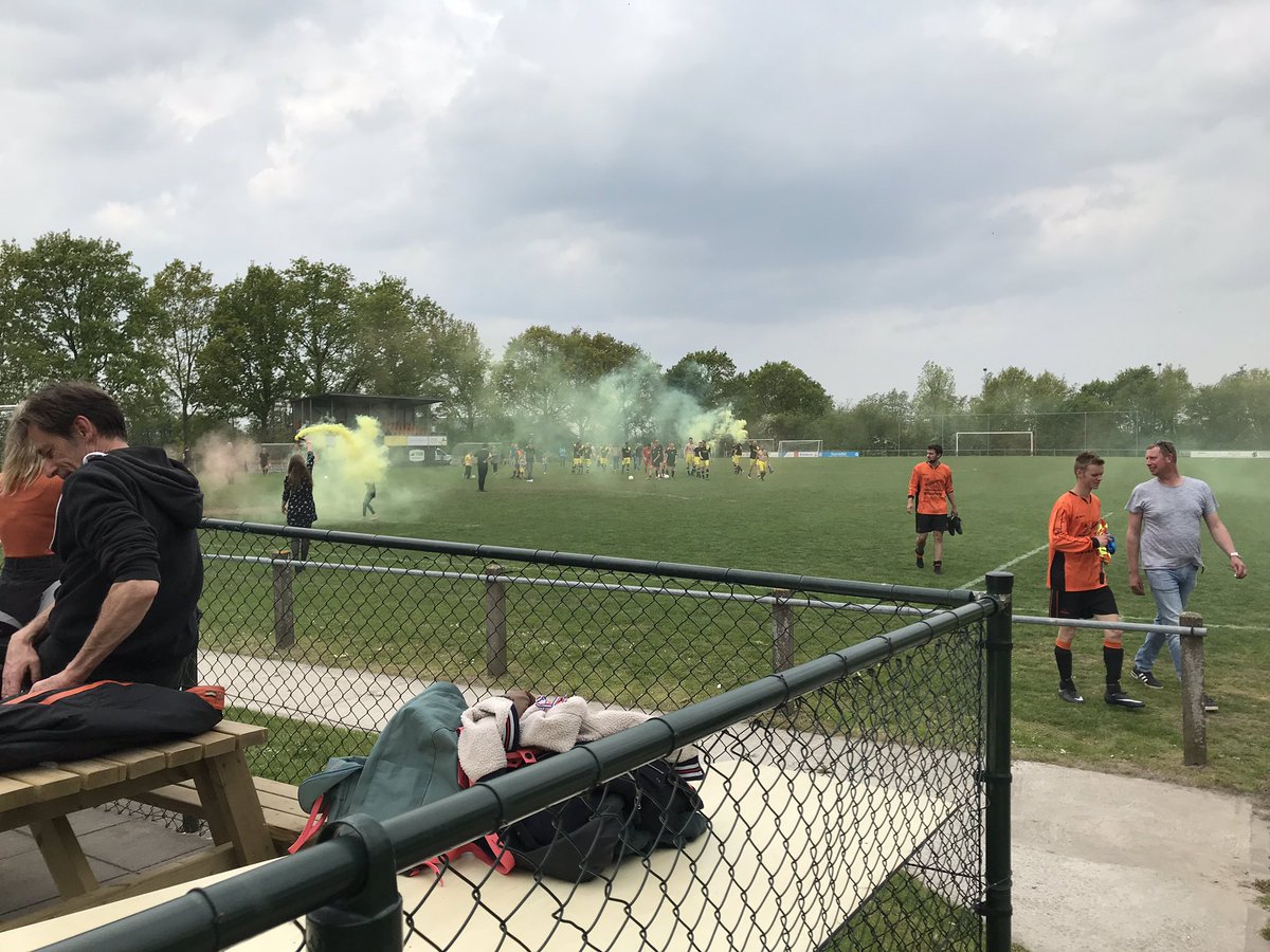 It_TwaddeTweets's tweet photo. Eindstand: 0-6. Wij feliciteren Leovardia 4 met het behaalde kampioenschap. https://t.co/QvWTSK4IvY