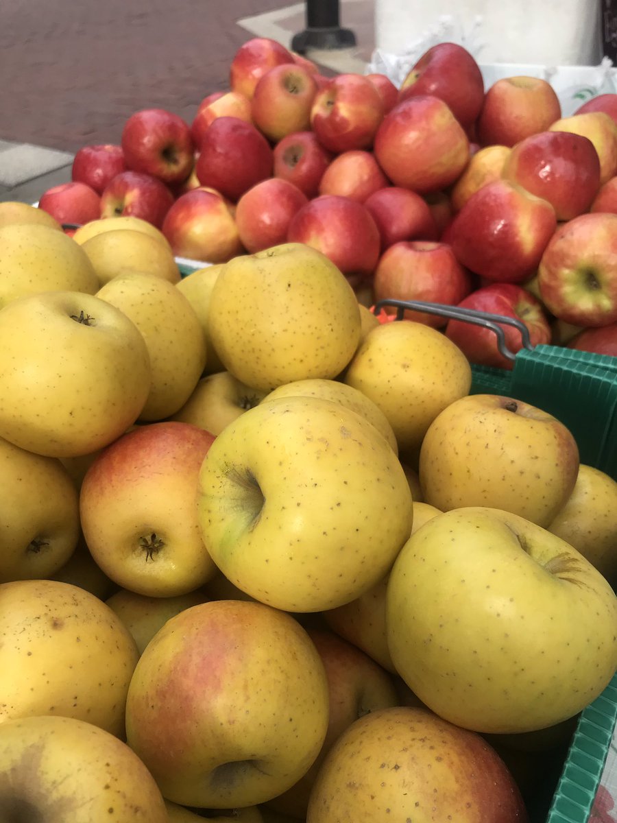 TheAppleWorks's tweet image. Come visit us at the Franklin Farmer’s Market until noon today!