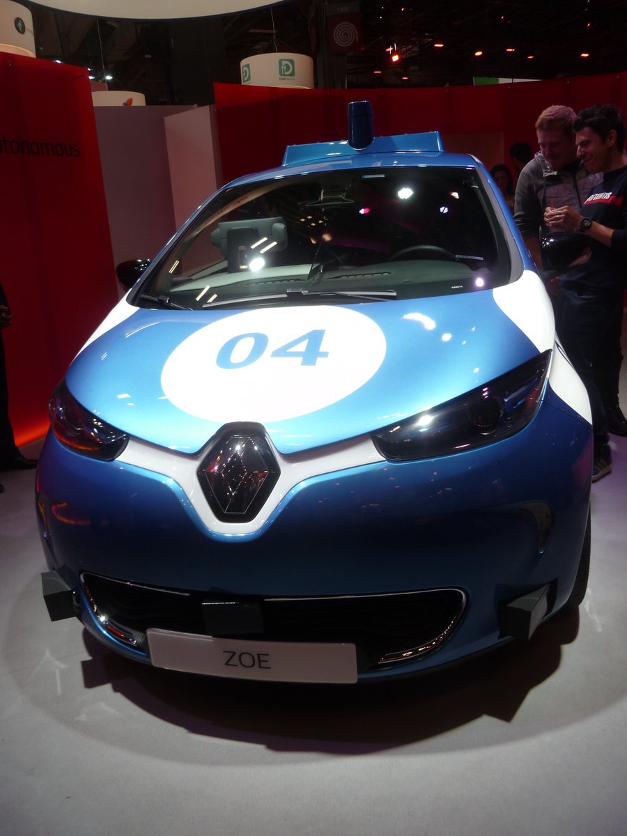 california458's tweet photo. Deux concepts de la mobilité du futur chez #Renault #Vivatech #EZPOD #EZFLEX #ZOE #AUTONOMOUSLAB⚡️⚡️⚡️ https://t.co/TWayx54TYR