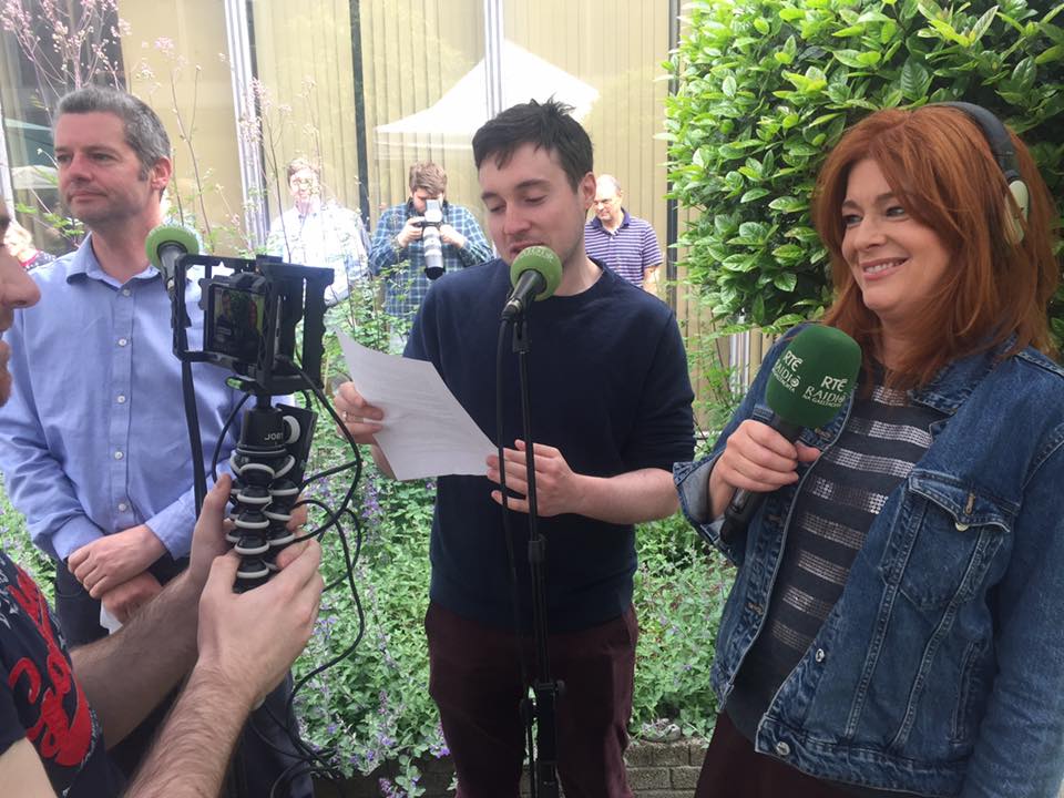 blathnaidlibh's tweet image. Buíochas lenár n-aíonna ar fad - idir cheoltóirí agus chainteoirí - agus libhse a lucht éisteachta as a bheith linn gach Satharn ar @RTERnaG 
Maidin álainn caite againn le daoine breátha...