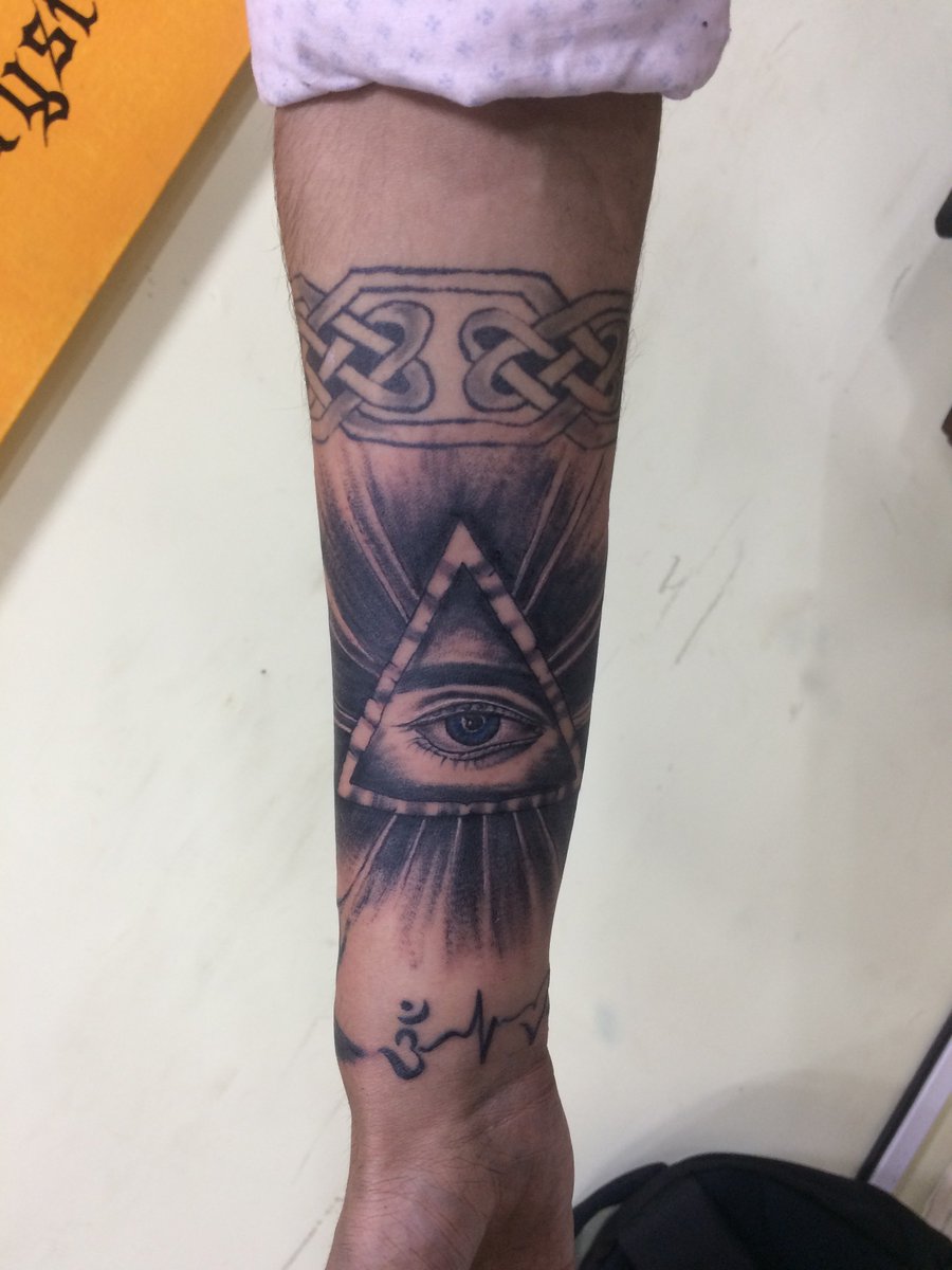 bigguystattoos's tweet photo. Beautiful full selves tattoo done at big guys Tattoo Studio .
The tattoo describe creativity so perfectly it made black ink tattoo best idea for boys to getting a perfect tattoo . #tattoos #bigtattoo #permanenttattoo #fullselvetattoo #boytattoo #creativetattoo #smalltattoo https://t.co/oXPn5j1x4D
