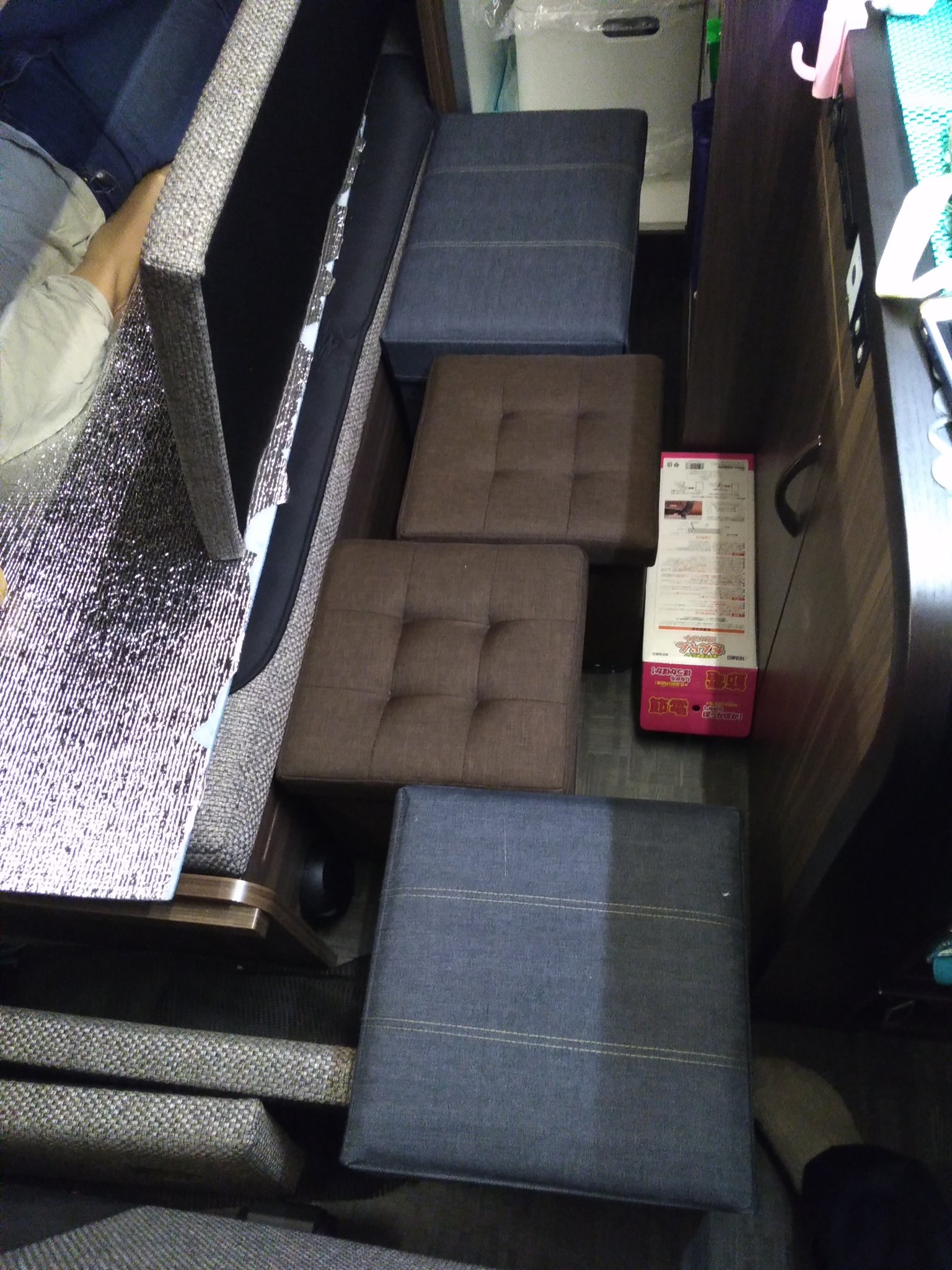 もっｑ 収納スツール を追加して 車中泊 快適化計画開始 これで3人までならリビング を残したまま寝られる