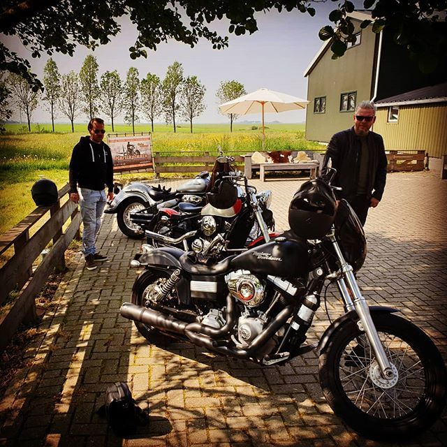 sandersierdsma's tweet image. Mooi blokje om. #harleydavidson #dynaholics #rideordie bit.ly/2LSE8HW