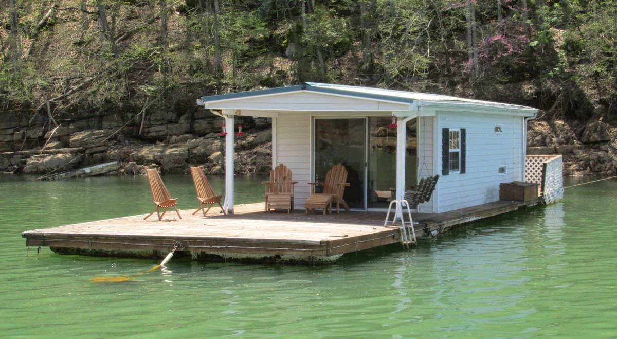 YourNewBoat's tweet photo. Floating House 12 x 24.5 (280 sqft) for sale on #NorrisLake, $25,000! https://t.co/AEv5EwxZdy #yournewboat #floatinghouse #floatingcabin #floatingcottage #boatforsale #boatsales https://t.co/l8dfj9LgUf