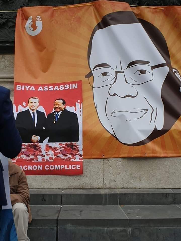 MimiMefoInfo's tweet photo. As international pressure on the Cameroon government mounts, diasporans are not giving up. 

A huge anti-Biya protest is ongoing in France. 
Organizers who displayed the pictures of the incarcerated CRM leader, Professor Maurice Kamto, are calling on Paul Biya to step down. 

MMI https://t.co/IxGOuU3CLe