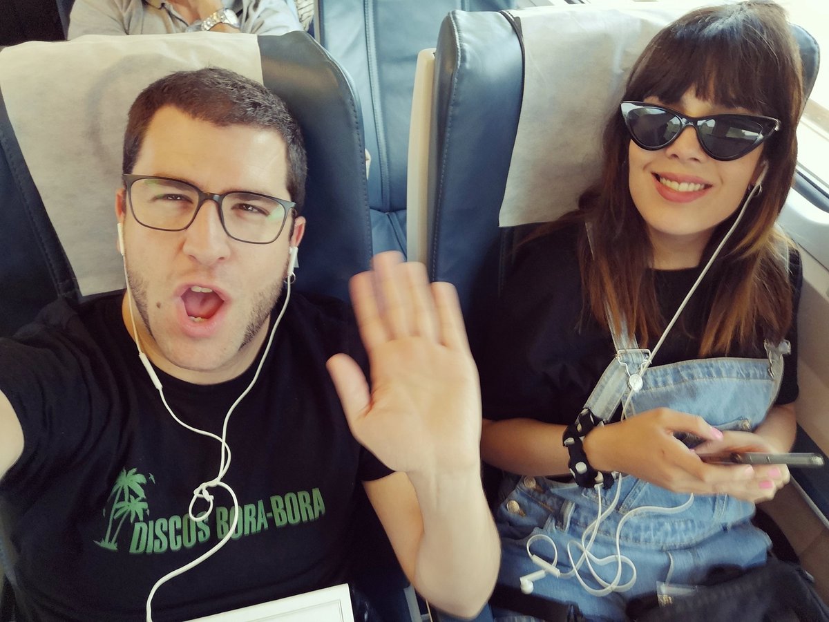 Vamos camino a Valencia. Hoy concierto de <a href="/LadillaRusa/">Ladilla Rusa</a> en <a href="/subnofest/">SubNoFest</a> 🎉 Algún sitio en el centro de la ciudad para comer una paella bien? 🥘