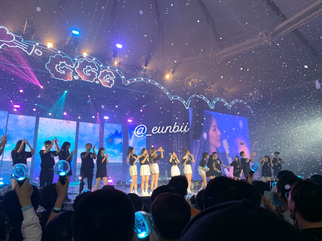 _eunbii's tweet photo. SinB is just a big softiee omg
Tonight was too good 💜 THANK YOU GIRLS
#Go_Go_GFRIEND https://t.co/TtdWHmOcT0