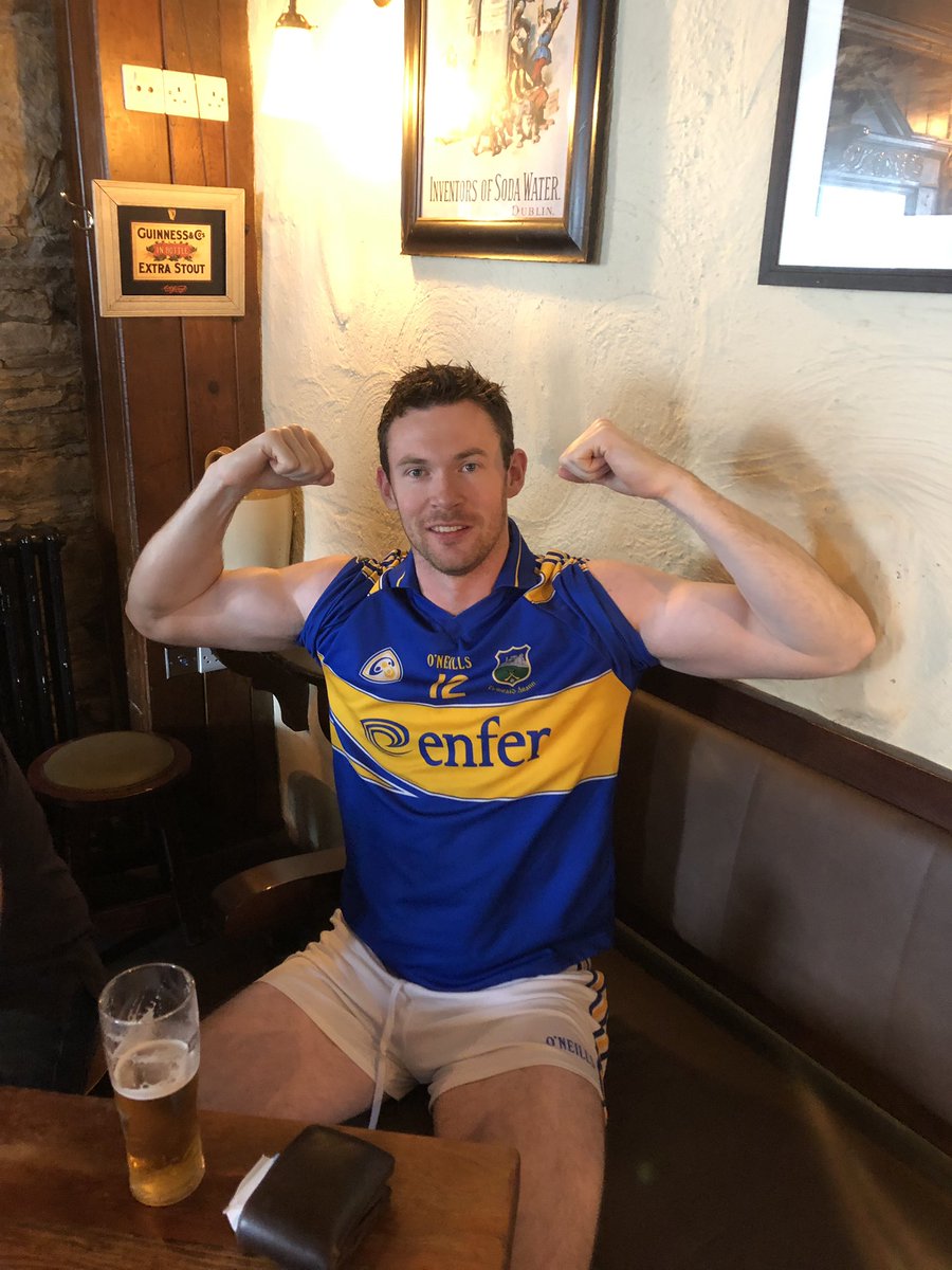 EoinOBrie's tweet photo. @GardaTraffic live situation developing in Lahinch,Co.Clare, armed response required! #gunshow #bonstag #tippareback https://t.co/yaPTXCVPiq