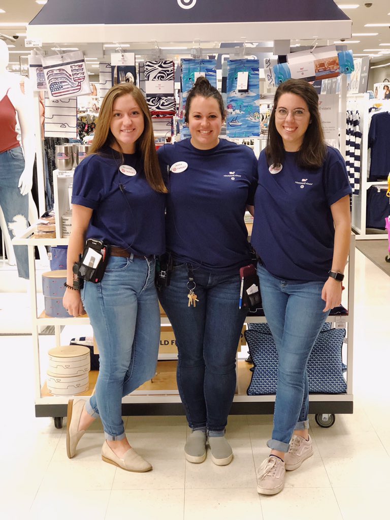Taylor_Seamon's tweet photo. Guests are loving #vineyardvinesforTarget and the #T1223 team is bringing the experience to life! #EveryDayShouldFeelThisGood https://t.co/fHwUzo7A4X