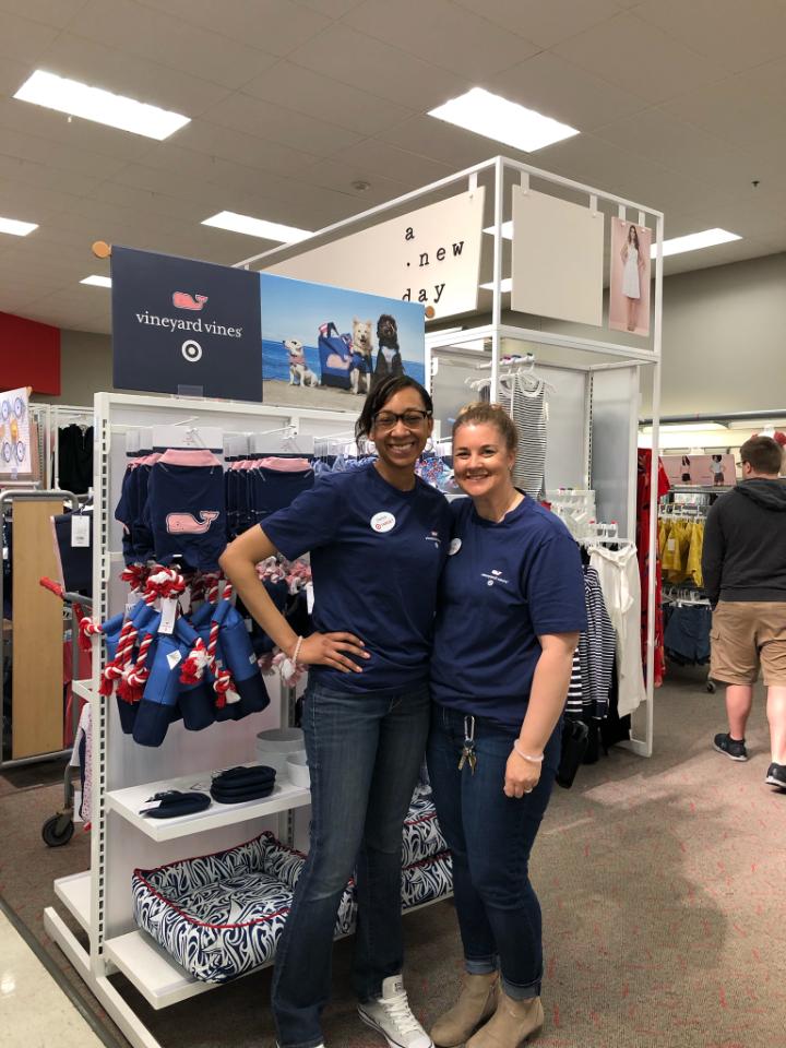 TargetCher's tweet photo. T0923 is making this launch look easy! π Great job prepping, executing and providing awesome service with #myCheckout! Congrats on your first launch Cindy! (And thank you for the donut π©) #vineyardvinesForTarget #D148 #G195 π³ https://t.co/asWdTDwjfq