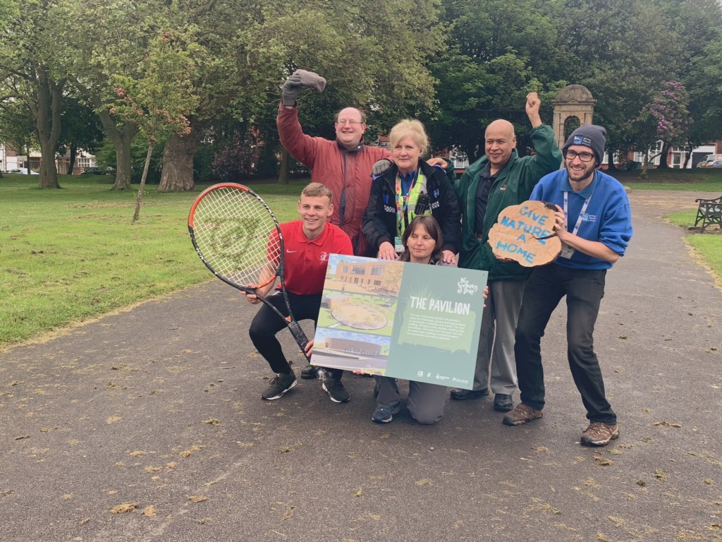 SmethwickWMP's tweet photo. Today PCSO’s have been to the launch of the restoration project in West Smethwick Park🙂🌿 #parklife #woodlandactivities #sports #crafts #watchthetransformation 👌🏻@SandwellPolice @SLTGetActive @SWPartnerships @Natures_Voice https://t.co/LH9Z72HZXD