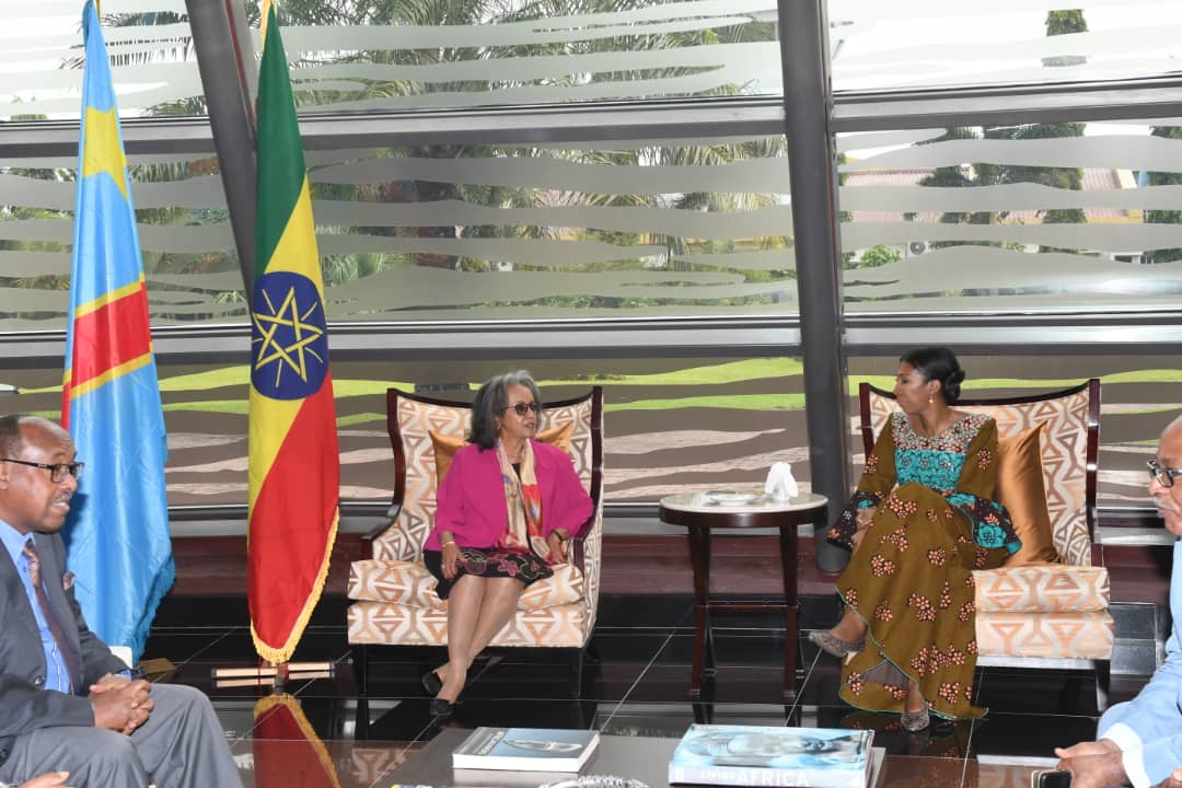 IsaacBwete's tweet photo. La Presidente de l'Ethiopie SAHLE-WORK ZEWDE est arrivée à Kinshasa reçu par @JeanineMabunda à l'aéroport de Ndjili ce samedi  18 mai 2019. 

@AlTshibanda @KBG_Stone  @LwarhibaM  @juantedbelkas https://t.co/4Q9Utbf2f4