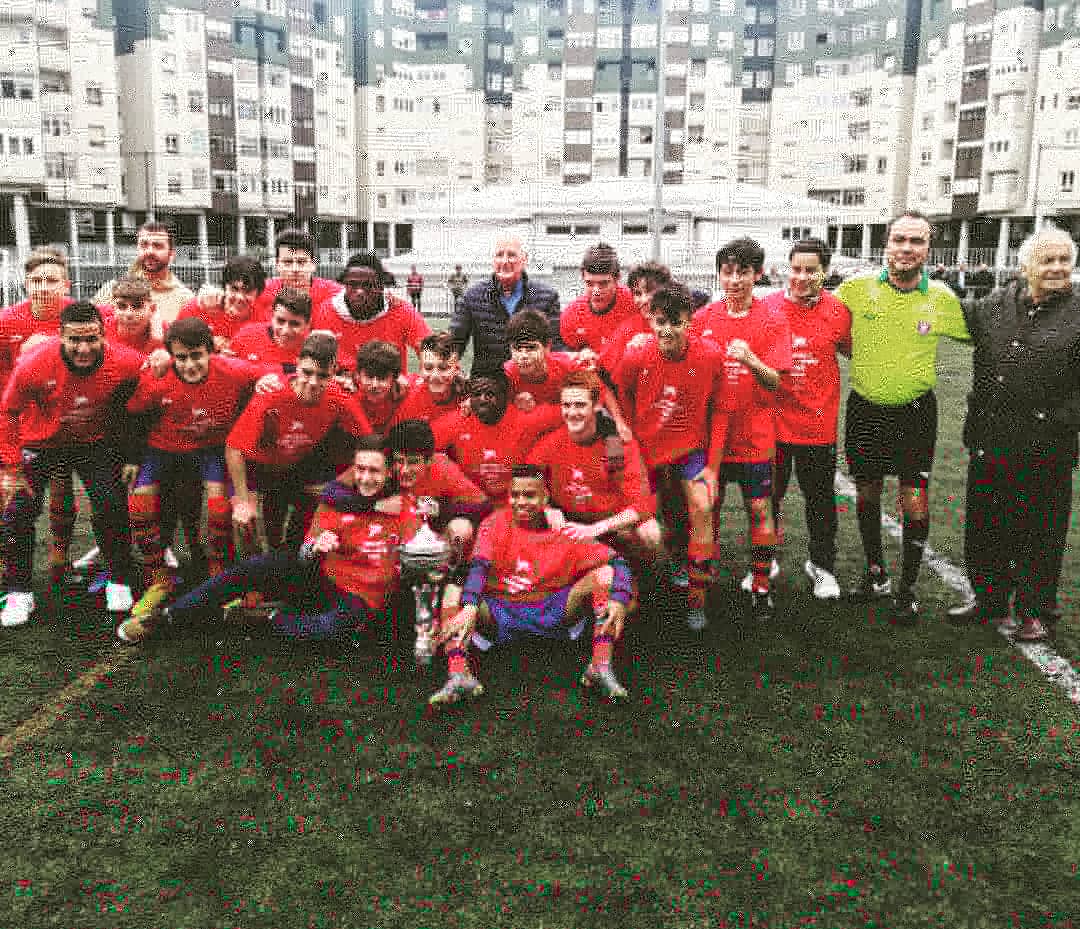 🏆 CAMPEONES DE LIGA 🏆

¡¡Nuestros cadetes culminan una temporada de ensueño ganando la liga y consiguiendo el ascenso a LIGA VASCA CADETE!! 🎉🎉🎉

Zorionak mutilak!! 👏👏 Zuetaz harro!! 😍😍

#ADV 🔴 #SomosRojillos ⚔️