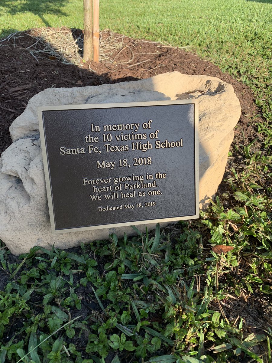 CHunschofsky's tweet image. Beautiful ceremony this morning honoring the people taken at Santa Fe High School one year ago today. We dedicated a tree in memory of the loved ones who were lost. Our hearts are with the families and the entire Santa Fe community today. #SantaFe #Parkland #HealingTogether