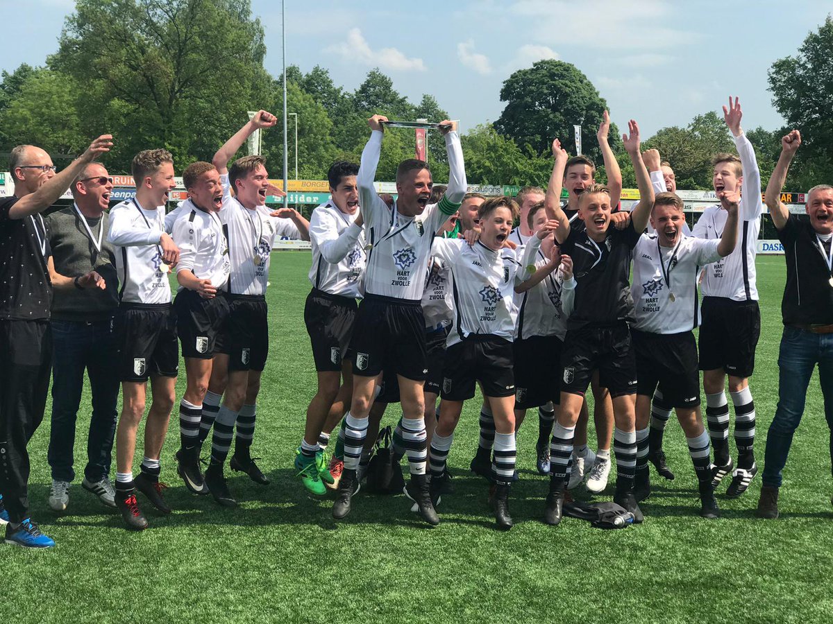 Berkum J017-1 is kampioen en promoveert naar de 4e divisie. #vvberkum #kampioen