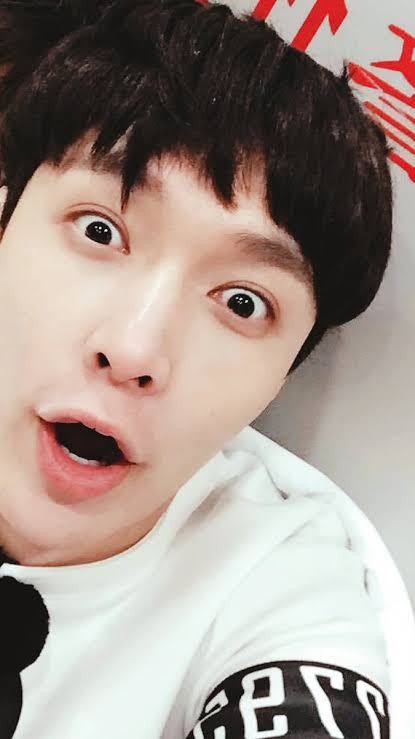 AemieLiana's tweet photo. @layzhang we miss you Lay hahahha thank you for being one of our happy pill
EXO L Love EXO_OT9
#LAY
#EXO
#LoveLay
@weareoneEXO https://t.co/WGxl4dYX9N
