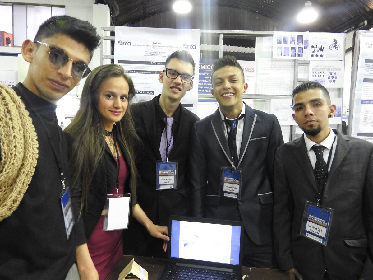 ECCI_CoordAmb's tweet photo. Estos fueron algunos de los estudiantes un participaron en la Feria Multidisciplinar de Ingenierías. Ideas de negocio, muestras de emprendimiento e innovación. 

#SoyECCI
#UECCI https://t.co/zU98F4YMgH