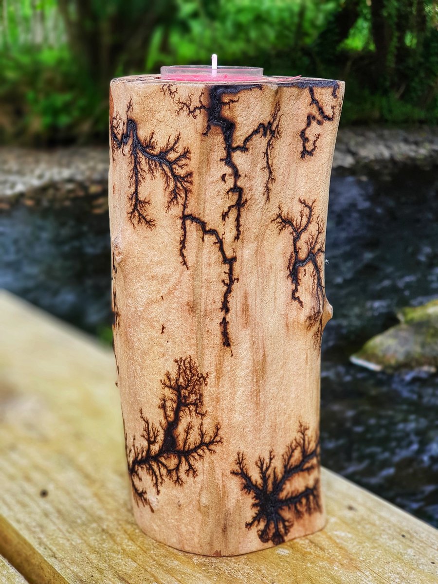 FreelanceWebDev's tweet image. More of the #fractalburning tealight holders from @raggedwoodcraft available right now at Rathcormac Craft  Market.

#sligo #drumcliffe #rathcormac #northsligo