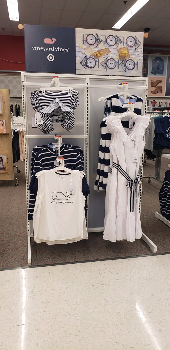 DelaneyT0808's tweet photo. Are you ready?! #vineyardvinesforTarget is set and ready at T-0808!! Hurry in fast before we’re sold out!! Summer won’t be the same without these essentials 🐳 @nicolevan27 @rankin_logan @LindseyMansueto https://t.co/jOXDcrh0CF