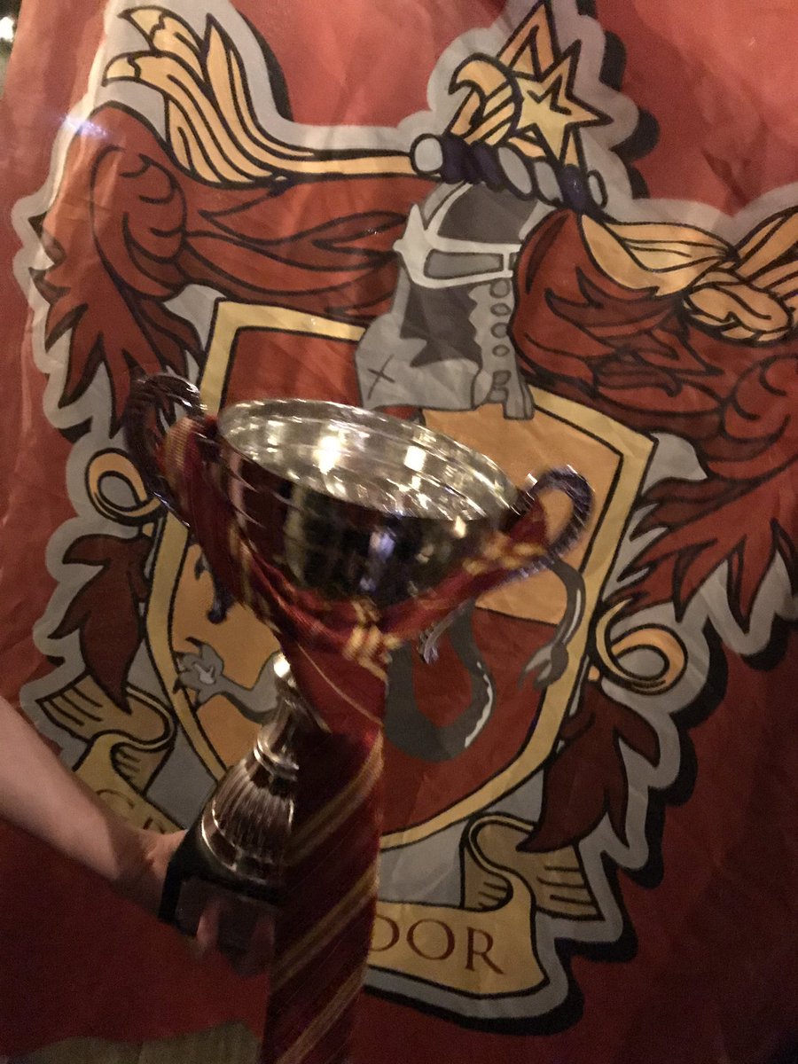 HOUSE CUP 18/19 WINNERS: Gryffindor❤️🦁💃🏼

(2nd-💛, 3rd-💙, 4th-💚)

#WeAreLincoln
