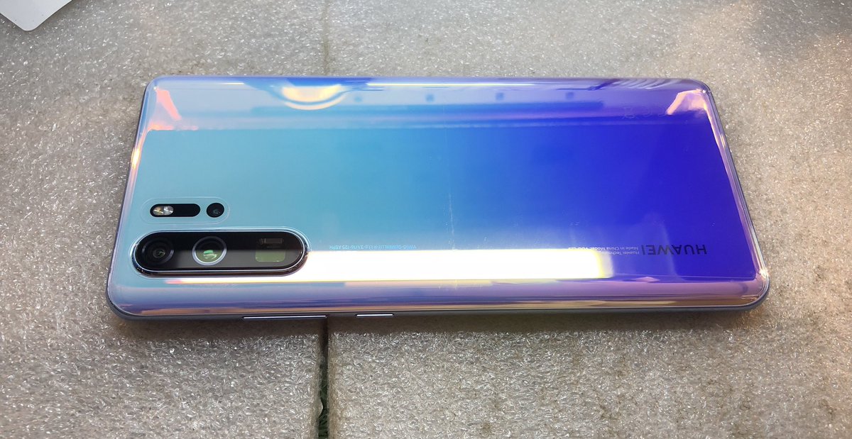 vira_view's tweet photo. ฟิล์มหลัง Huawei P30 Pro
- ป้องกันรอยด้านหลัง
- ไม่ทิ้งคราบกาว
- ไม่ทำให้เครื่องร้อน
- ติดง่าย

ราคา 100 บาท
#พร้อมส่ง

#p30pro #p30series #p30procamera #huaweip30 #p30 #phonestoryy https://t.co/Svxdj0UZeW