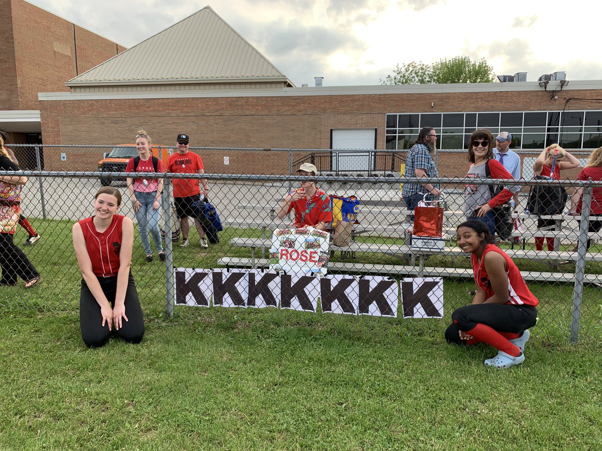 SS_Bailey's tweet photo. Strong finish for @HerronSoftball v. Shortridge last night! The bats were hot, the defense solid and @EmmaBailey2022 threw a shutout (13-0) &amp; racked up 7 more K’s. Great finish by our Seniors who led the team to an 11-4 season.@HerronAthletics @IPSAthletics #teamips @cliffb7521 https://t.co/BWNiFLoImS