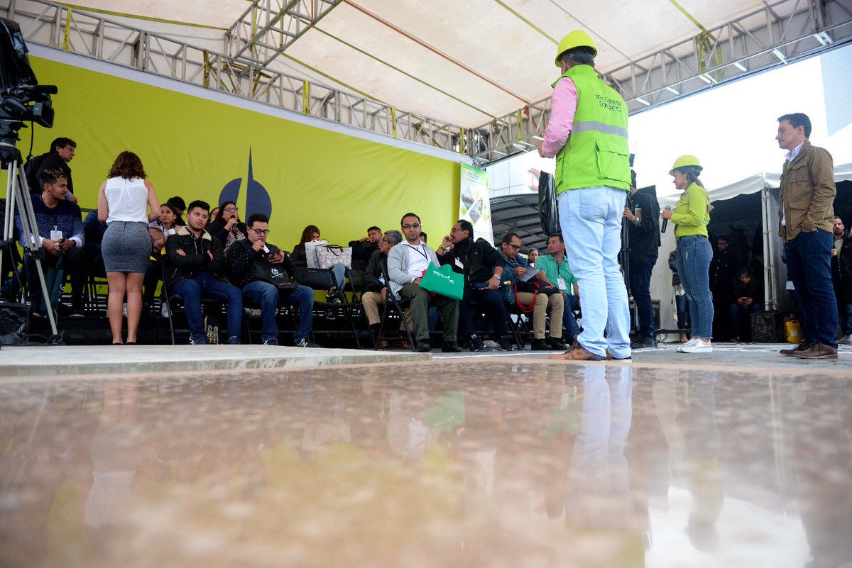 Cementos_Argos's tweet image. Te esperamos hoy en #ExpoconstruccionConArgos. Conoce cómo se realiza un vaciado de #concreto de color con una de nuestras míxers. ¡Último día de demostraciones, no te las pierdas!