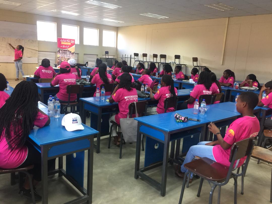 SAYWHATOrg's tweet photo. We now having a seasion on body mapping. Grooming and etiquette also part of young womens lives. Promoting smart sisters in making smart choices.
#Web4Life
#W4L_training
@amplifyfund https://t.co/F1RPNBx3jq