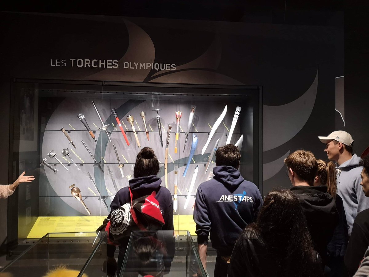 ANESTAPS's tweet photo. Le Conseil d’Administration de l’@ANESTAPS profite de la pause méridienne pour visiter le @MuseeduSport de Nice !
Une superbe visite organisée par @InitiativeStaps qui retrace l’histoire du sport international. https://t.co/II6BWTlNJd