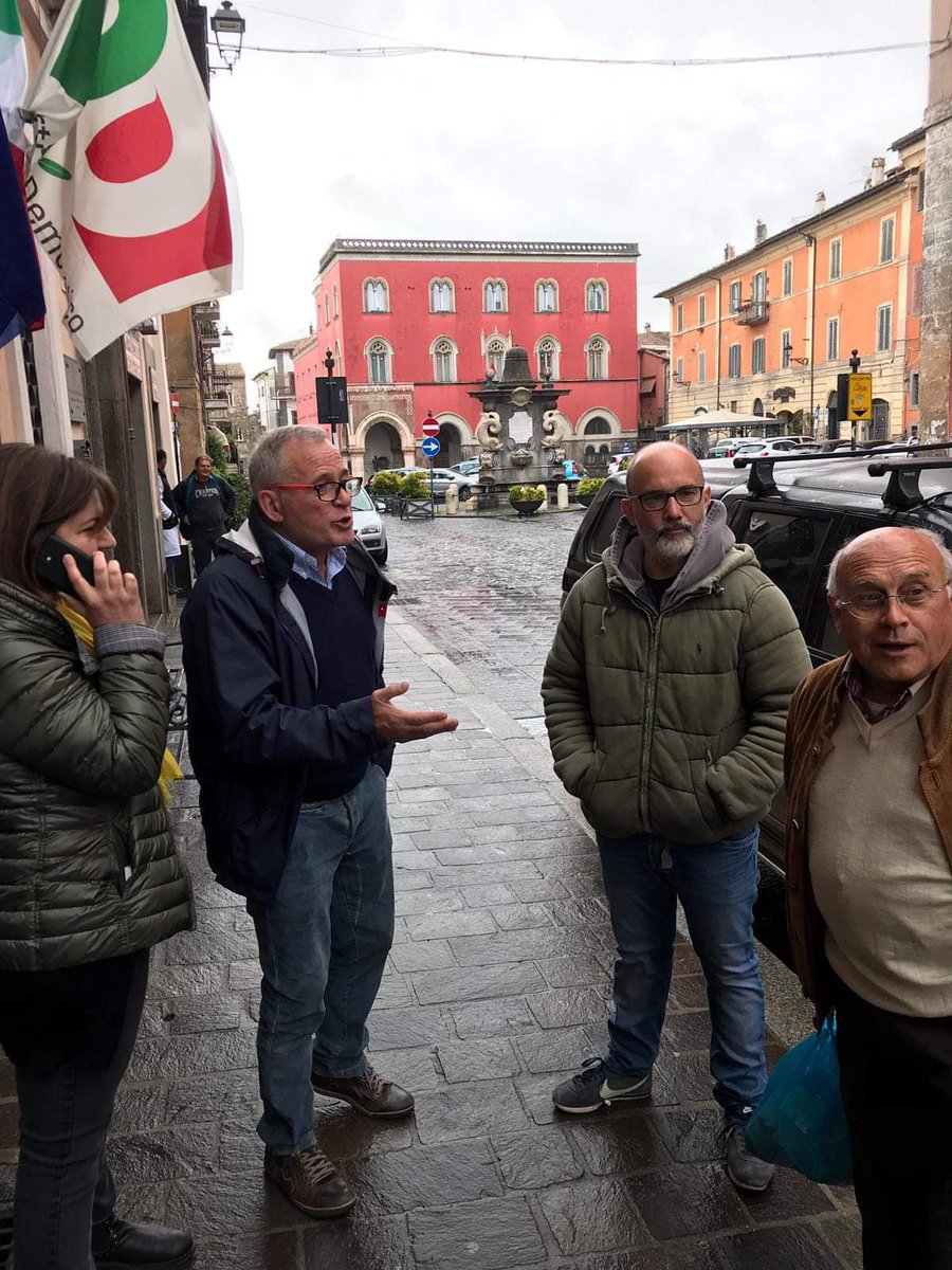 CampagnanoPd's tweet photo. La pioggia non ha fermato la nostra corsa verso le elezioni europee, la nostra voglia di informare e partecipare! 

Vi ricordiamo che si può votare domenica 26 maggio dalle 7 alle 23, presso la scuola media, Via B. Lesen. 

#elezionieuropee 
#essercisempre #pdcampagnano https://t.co/EJhNEvkH4h