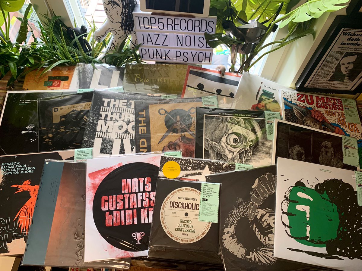 thefiltharchive's tweet photo. Mats Gustafsson came by yesterday and dropped off a fantastic lot of records for our pleasure.
Including his awesome Discaholics! book.
https://t.co/LgS516DVPa
#matsgustafsson #merzbow #thurstonmoore #balazspandi #discaholics #records #vinyl #LPs #45s #33rpm #45rpm #vinyljunkie https://t.co/y4l6a5nNGk