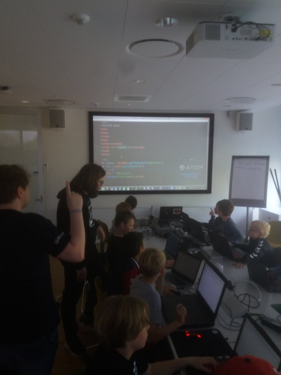 mivsen's tweet image. Vi kører javascript for begyndere #codingpirates Børne IT konference
