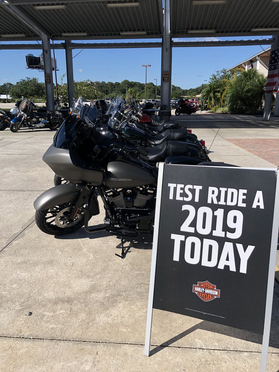 JonEstep10's tweet photo. Demo Days !!! C’mon let’s go for a ride !! #FreedomMachine #HarleyDavidson #SCHD #IJustwannaride https://t.co/yYWZE4ieDX
