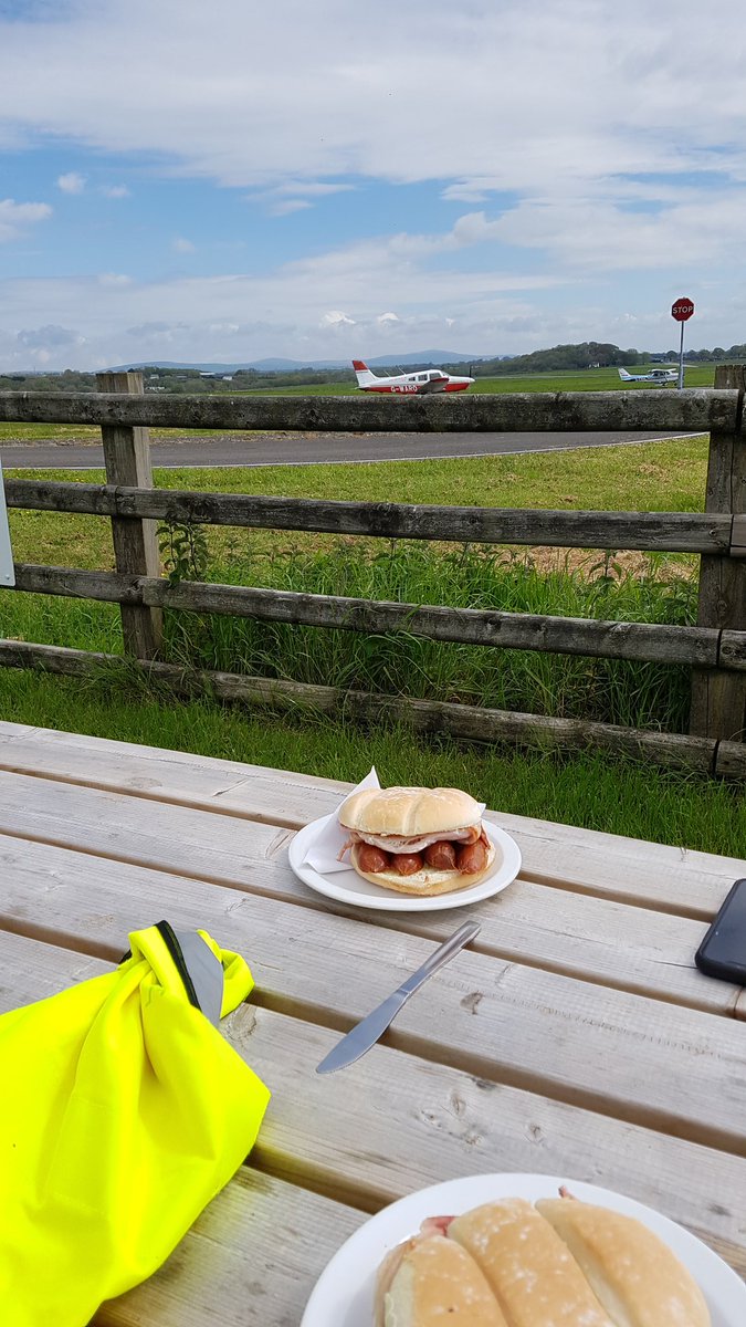 emmabull88's tweet photo. Great morning flying from @Cardiff_Airport to haverfordwest 😁✈ stopped for a breakie bap 😊 Just over 2hrs clocked slowly getting there 👩✈️✈ #pilottraining #modulartraining #aeros #cardiffairport #PA28 https://t.co/Mlj2emp0BD