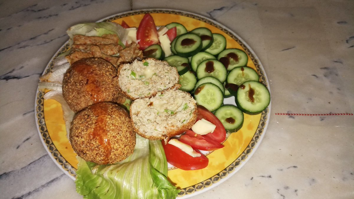 nam_ti_nar_mi's tweet image. #CrspyChickenCheeseBalls
#KetoLifeStyle
#TeamExercise
#LCHF
Made by me✌😎