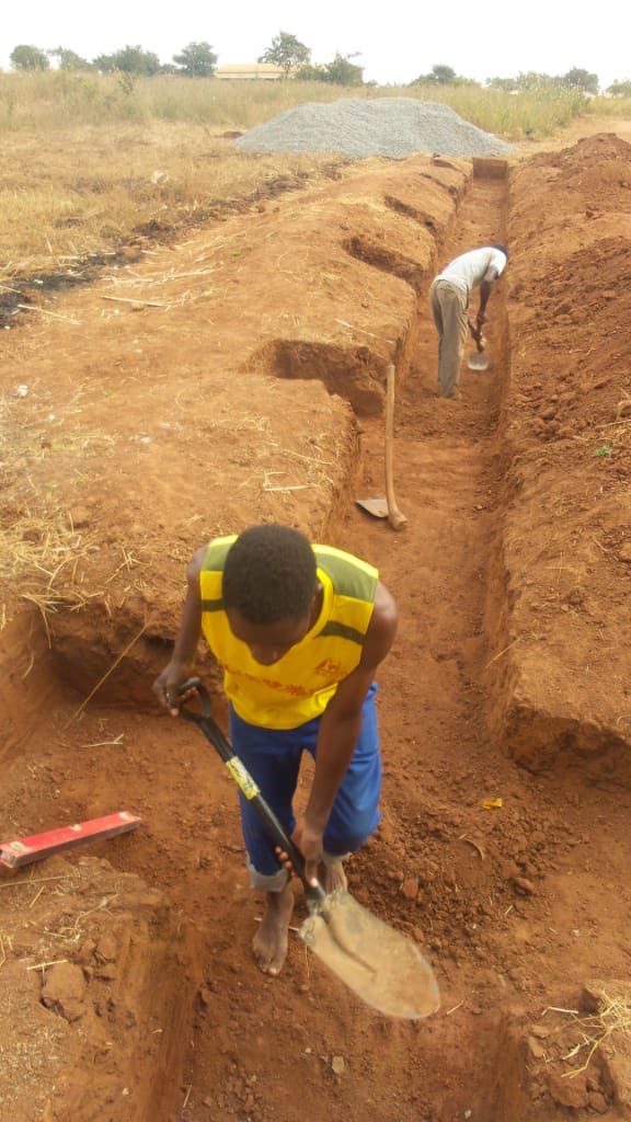 BuildingFutures's tweet photo. Construction of the @ardentrecruit centre of excellence at Lingadzi Academy #Malawi is underway. A great 1st week by the building team! The building will support the work of @ascentsoccer & wouldn’t be possible without the support of @wwactionuk Thank you! #earthbagbuilding https://t.co/ckH2bh2pqm