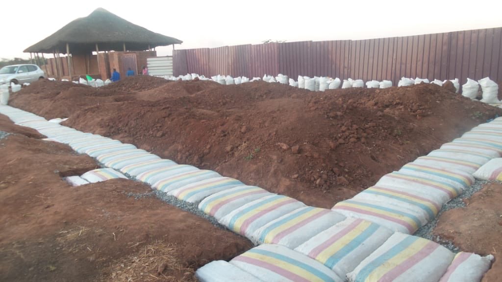 BuildingFutures's tweet photo. Construction of the @ardentrecruit centre of excellence at Lingadzi Academy #Malawi is underway. A great 1st week by the building team! The building will support the work of @ascentsoccer & wouldn’t be possible without the support of @wwactionuk Thank you! #earthbagbuilding https://t.co/ckH2bh2pqm