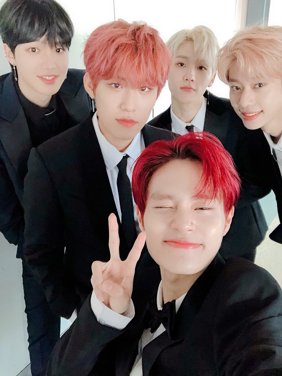 AB6IX's tweet photo. 널 위한 Shining Stars 임영민 전웅 김동현 박우진 이대휘 기.다.렸.어 숨이 차며 느껴지는 이 떨림 드림 콘서트에서🥰💜 https://t.co/R95lC0O7Es