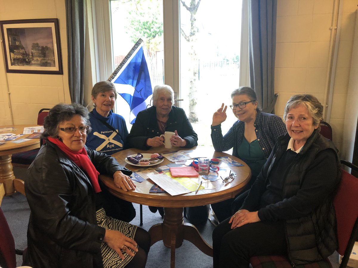 LeeAnneMenzies's tweet photo. Great day talking about the benefits of independence, when it comes. It is coming! Edinburgh Women For Independence kick off our “Oot and Aboot” campaign in Muirhouse. Where we have a blether with women of the communities of Edinburgh. #ewfi #WFI  #ootandaboot #independence #hope https://t.co/94bQ1hsgLH