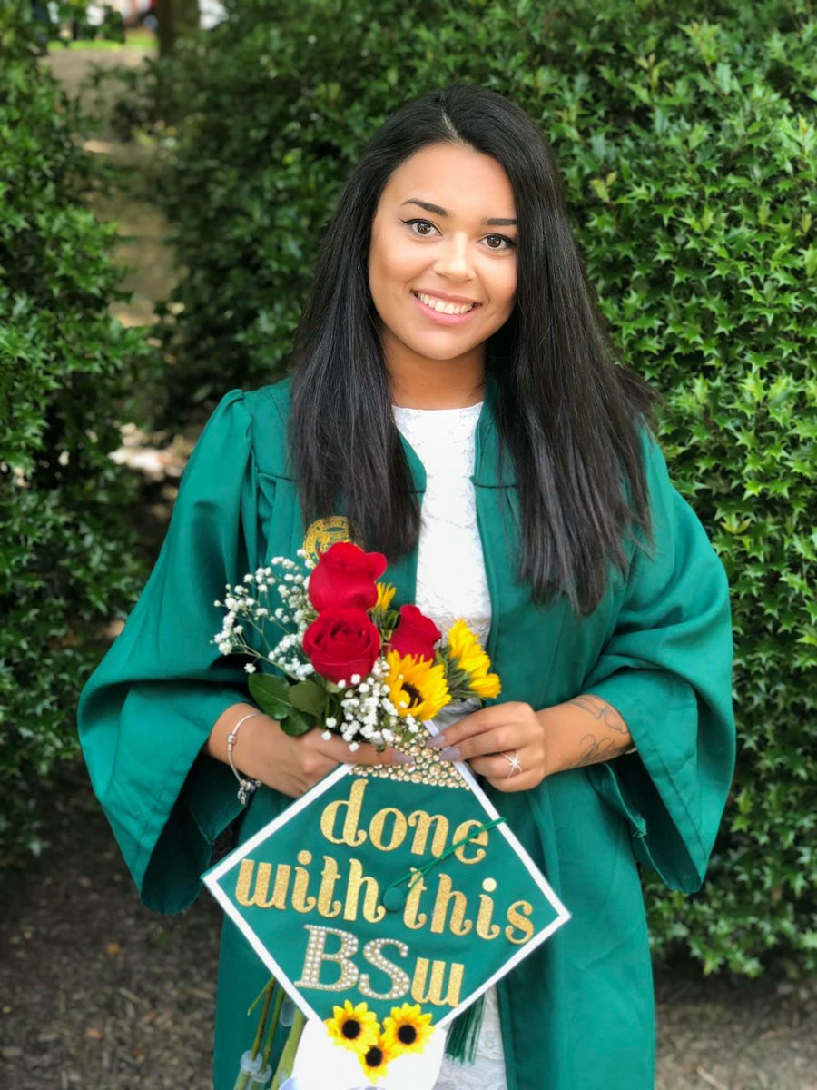 SupportGenHope's tweet photo. These are the days that remind us what it's all about! Congratulations to Paula Romero, who has graduated with Bachelors' of Social Work from @GeorgeMasonU! She is such a role model for her son Jacob! #ghproud #ghworks #thefutureisfamily https://t.co/9RbVktFeAA