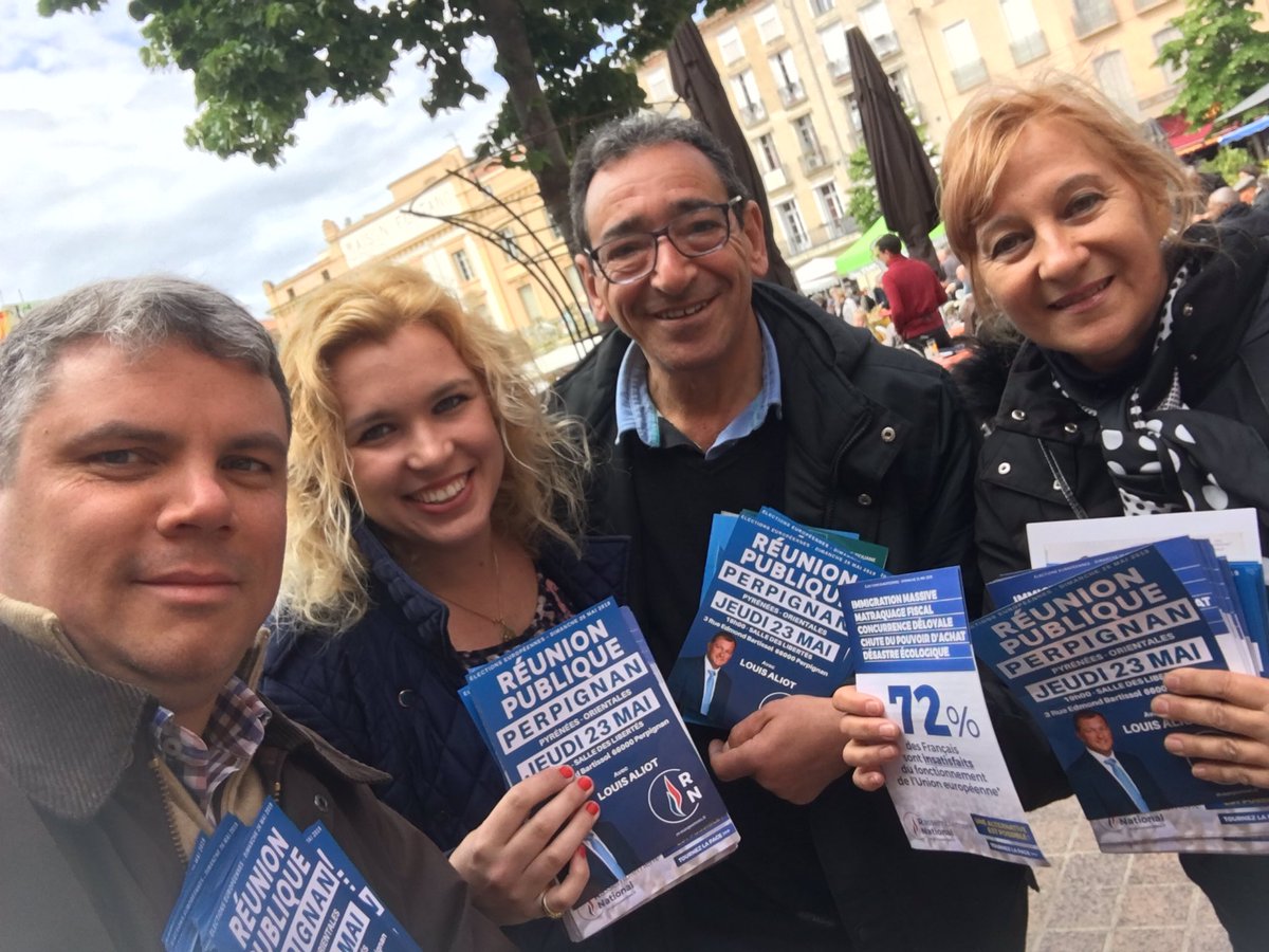 OceaneRavix's tweet photo. Sur le marché de la Place République ce matin le Rn66 était présent ! 🇫🇷 #OnArrive https://t.co/7JxOBBjVyI