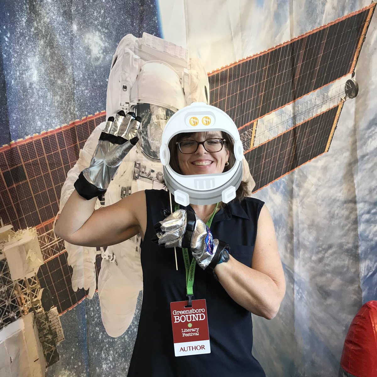 VikingSpec's tweet image. With @JenSwanBooks @GreensboroBound @GSOLibrary #GCSLibraryMedia #LibrariansRock #LibrariesTransform @GCSchoolsNC