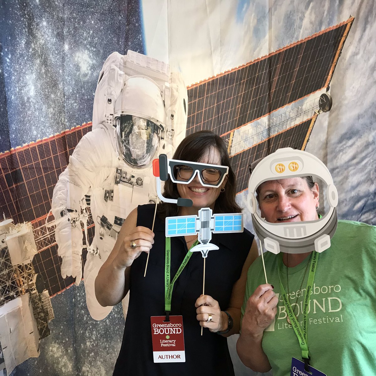 VikingSpec's tweet image. With @JenSwanBooks @GreensboroBound @GSOLibrary #GCSLibraryMedia #LibrariansRock #LibrariesTransform @GCSchoolsNC