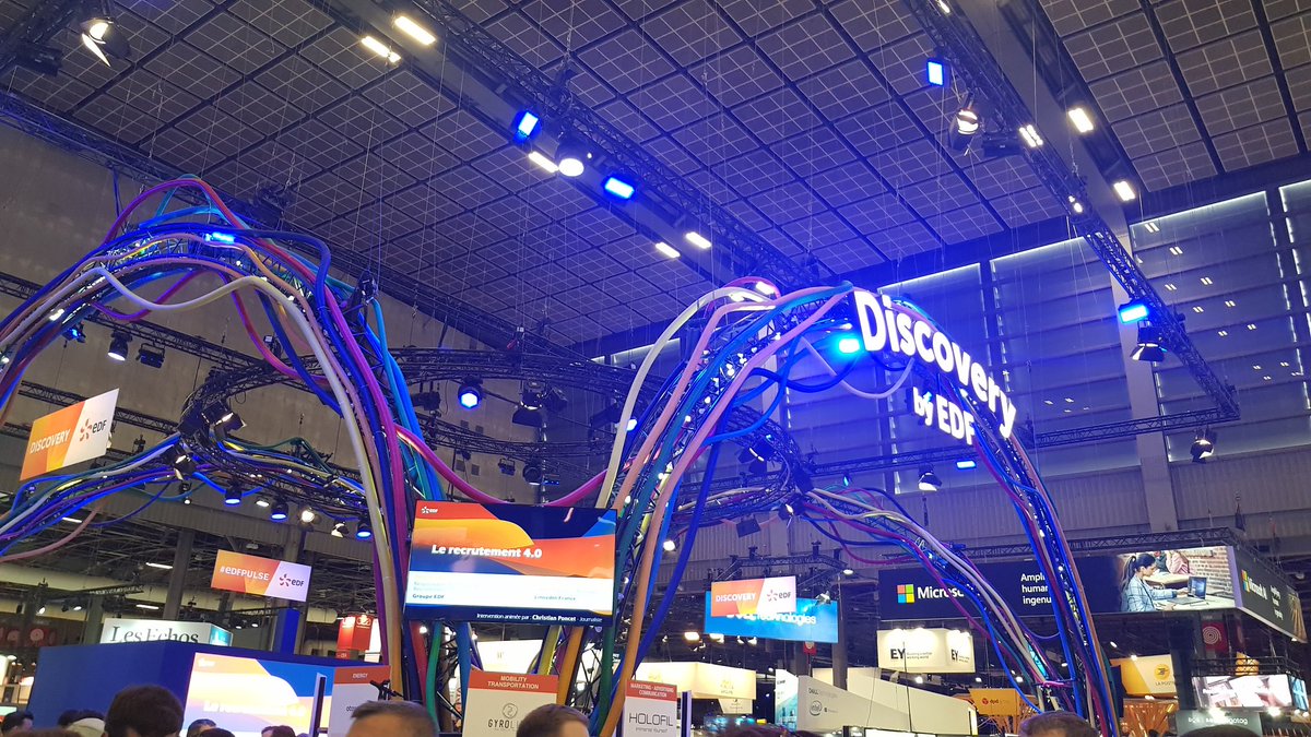 manb_19's tweet photo. En direct du salon #VivaTech pour faire le plein d'innovations https://t.co/HqVppn6bw1
