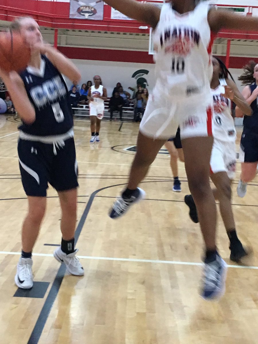 R_SimoneP's tweet photo. 1 Nation holds on to defeat CCE Doneth 2022 49-45

#LBIMayMadness @LBInsider @LBI_Steve @LbiMarcy @LBI_Carolina @LBIPremierBB https://t.co/3V9EAIKoiJ