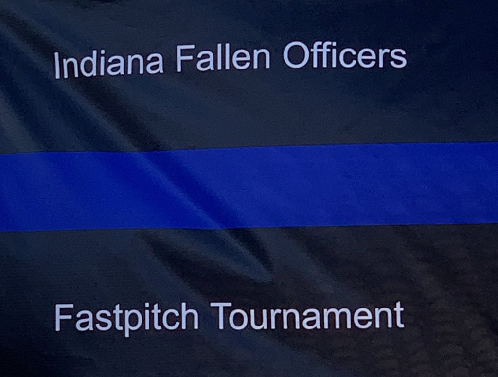 TippecanoeCoSh1's tweet photo. Fallen Officers Memorial Softball tournament at Hershey and East Tipp. 29 teams from all over the state and Illinois. Proceeds go to Concerns Of Police Survivors. 

8u, 10u, 12u, 14u

Parking lot is packed and so are the stands. @WLFI @LafayetteINPD @WestLafayettePD #COPS #TCSO https://t.co/BYa1EoPE9J