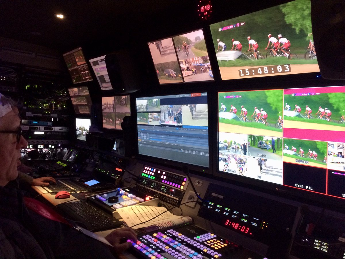 SylvainMausolf's tweet photo. Les équipes de l’IXIPROD 1 d’@ampvisualtv sur les routes du Nord pour les @4JDDunkerque avec la @FactoryRf pour les motos et l’hélico, @LetseeDigital pour l’habillage et #ixilive à la transmission. A suivre jusqu’à demain sur @CorsaireTV et @EurosportFrance ! #Cassel #4jdd #velo https://t.co/7v7gD0O4eY