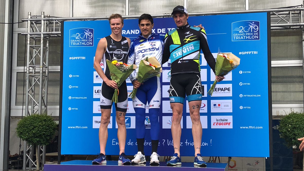 Victoire 🥇d’<a href="/AnthonyPUJADES/">Anthony Pujades</a> sur cette 1ère étape à Châteauroux.Matthew Roberts est 🥈, <a href="/RaoulShaw/">SHAW RaoulTriathlete</a> 🥉#GPFFTRI #Triathlon #FFTRI #VibrezTriathlon <a href="/TCCM36/">TCChâteaurouxM 36</a>