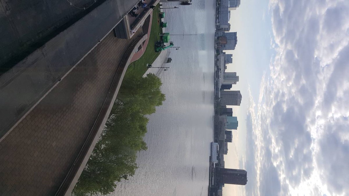 ShadowMobo's tweet photo. Love coming down to Norfolk/Portsmouth for work. Smells like freedom and American  firepower. Plus they have El Guapo IPA on tap everywhere! https://t.co/AVZ0agKxU0